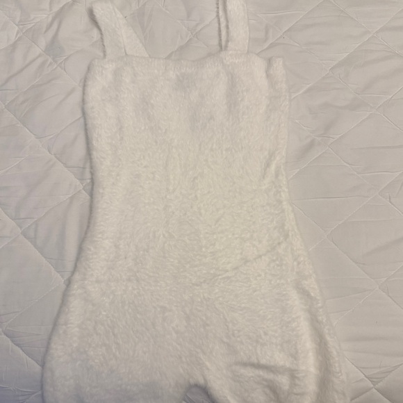 Whit Fuzzy Romper Set with Cardigan - Picture 3 of 6